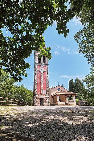 AAT 29 - Mernico Superiore church