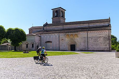 Cyclists in Spilimbergo.