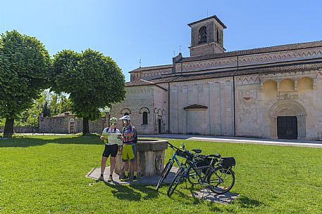 Cyclist near the cathedral in Spilimbergo