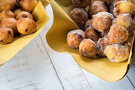 Frittelle con uvetta