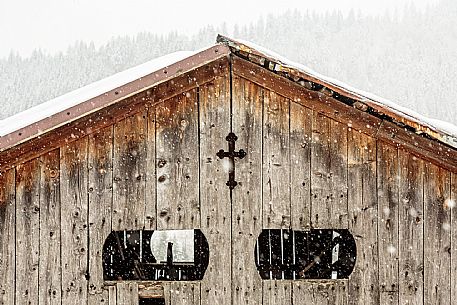 Typical village of Sauris di Sopra in winter