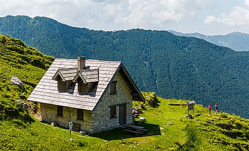 Friends trekking in the Julian Prealps Park, from Coot hut to Canin hut. Julian Prealps Natural Park. MABUNESCO