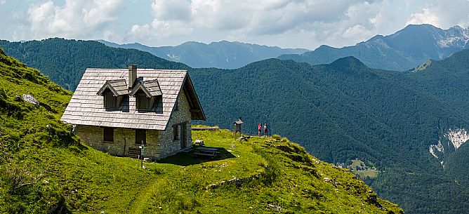 Friends trekking in the Julian Prealps Park, from Coot hut to Canin hut. Julian Prealps Natural Park. MABUNESCO