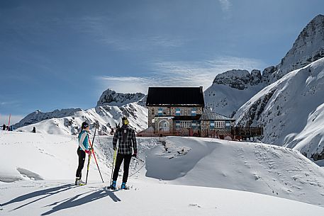 Cross country skiing. Cross-country trail Prevala at Sella Nevea, below the Gilberti refuge.
The 