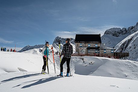 Cross country skiing. Cross-country trail Prevala at Sella Nevea, below the Gilberti refuge.
The 