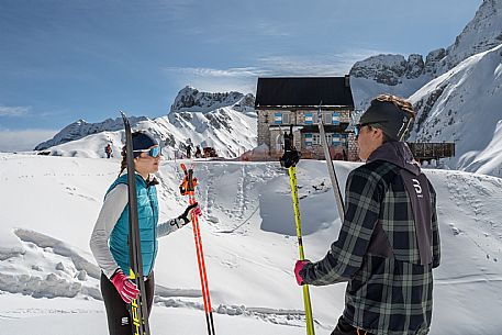 Cross country skiing. Cross-country trail Prevala at Sella Nevea, below the Gilberti refuge.
The 