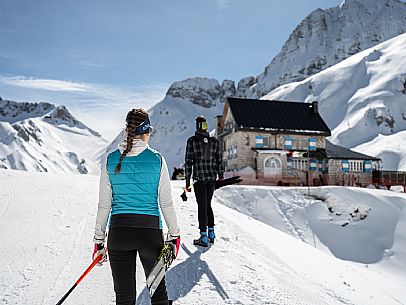 Cross country skiing. Cross-country trail Prevala at Sella Nevea, below the Gilberti refuge.
The 