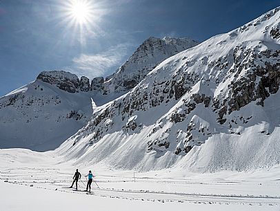 Cross country skiing. Cross-country trail Prevala at Sella Nevea, below the Gilberti refuge.
The 