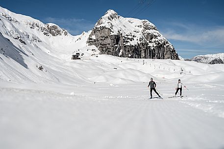 Cross country skiing. Cross-country trail Prevala at Sella Nevea, below the Gilberti refuge.
The 