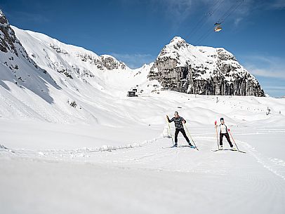 Cross country skiing. Cross-country trail Prevala at Sella Nevea, below the Gilberti refuge.
The 