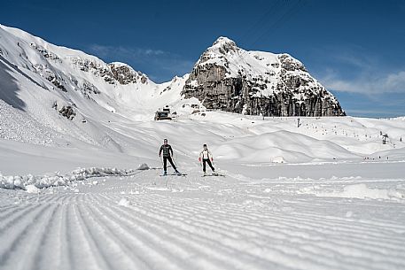 Cross country skiing. Cross-country trail Prevala at Sella Nevea, below the Gilberti refuge.
The 