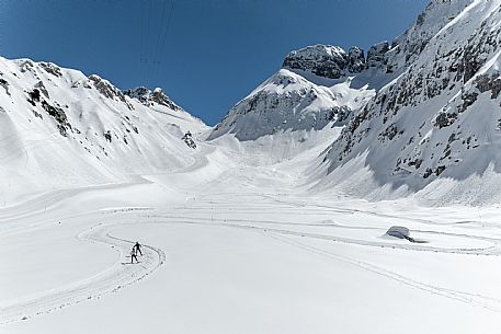 Cross country skiing. Cross-country trail Prevala at Sella Nevea, below the Gilberti refuge.
The 