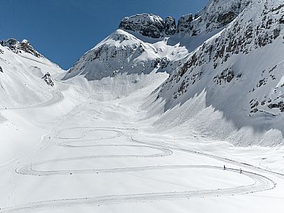 Cross country skiing. Cross-country trail Prevala at Sella Nevea, below the Gilberti refuge.
The 