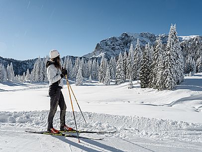 Cross-country ski trail Passo Pramollo, Nassfeld, Pontebba. The Pramollo ring extends at 1500 m above sea level close to an Alpine Pass of extraordinary beauty.