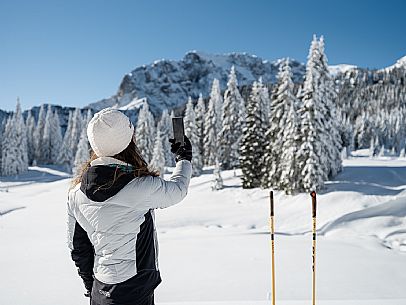 Cross-country ski trail Passo Pramollo, Nassfeld, Pontebba. The Pramollo ring extends at 1500 m above sea level close to an Alpine Pass of extraordinary beauty.