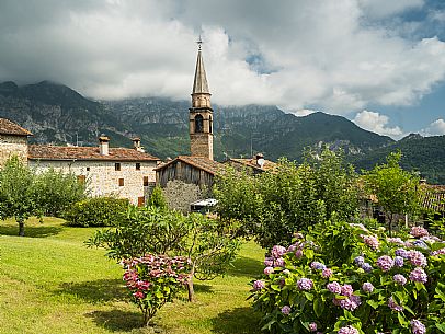 Walking in the Friulian Dolomites, in the villages of Frisanco and Poffabro, considered among the most beautiful villages in Italy