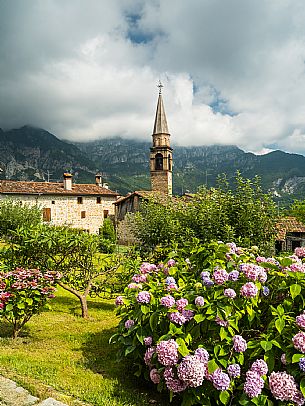 Walking in the Friulian Dolomites, in the villages of Frisanco and Poffabro, considered among the most beautiful villages in Italy