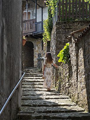 Walking in the Friulian Dolomites, in the villages of Frisanco and Poffabro, considered among the most beautiful villages in Italy