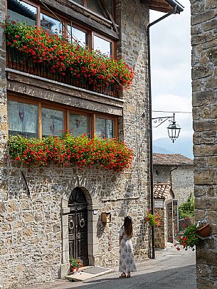 Walking in the Friulian Dolomites, in the villages of Frisanco and Poffabro, considered among the most beautiful villages in Italy