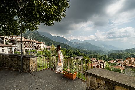 Walking in the Friulian Dolomites, in the villages of Frisanco and Poffabro, considered among the most beautiful villages in Italy