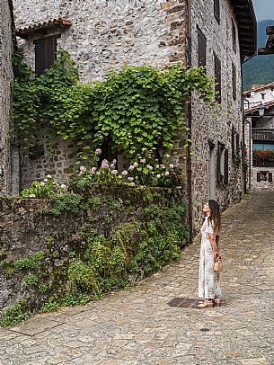 Walking in the Friulian Dolomites, in the villages of Frisanco and Poffabro, considered among the most beautiful villages in Italy