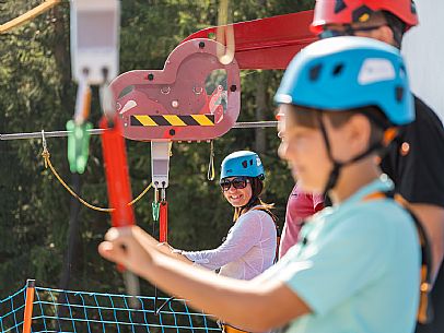 Fun Area dell'Angelo di Tarvisio: for young and old, an area that offers various activities and all within easy reach: zipline, bobsleigh on rails, bike park, animal trail, footpath and park for children