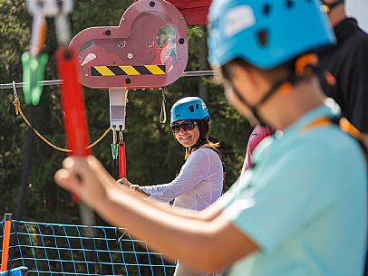 Fun Area dell'Angelo di Tarvisio: for young and old, an area that offers various activities and all within easy reach: zipline, bobsleigh on rails, bike park, animal trail, footpath and park for children