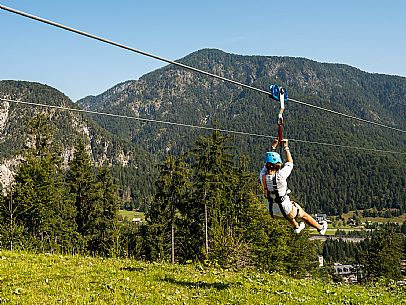 Fun Area dell'Angelo di Tarvisio: for young and old, an area that offers various activities and all within easy reach: zipline, bobsleigh on rails, bike park, animal trail, footpath and park for children