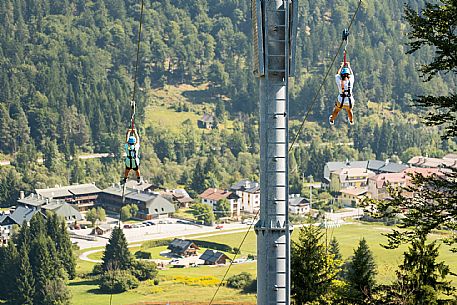 Fun Area dell'Angelo di Tarvisio: for young and old, an area that offers various activities and all within easy reach: zipline, bobsleigh on rails, bike park, animal trail, footpath and park for children