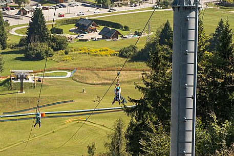 Fun Area dell'Angelo di Tarvisio: for young and old, an area that offers various activities and all within easy reach: zipline, bobsleigh on rails, bike park, animal trail, footpath and park for children