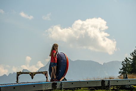 Fun Area dell'Angelo di Tarvisio: for young and old, an area that offers various activities and all within easy reach: zipline, bobsleigh on rails, bike park, animal trail, footpath and park for children