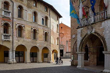 Family with kids at Pordenone center.