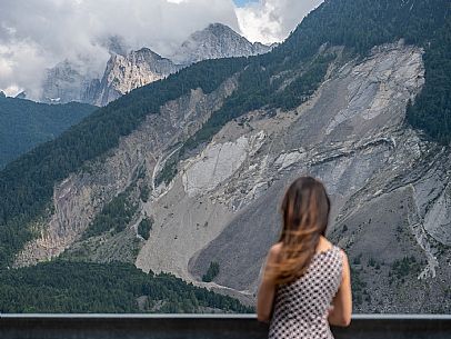 The Nuovo Spazio di Casso is an experimental Centre for Contemporary Mountain and Landscape Culture. Friulian Dolomites Natural Park.