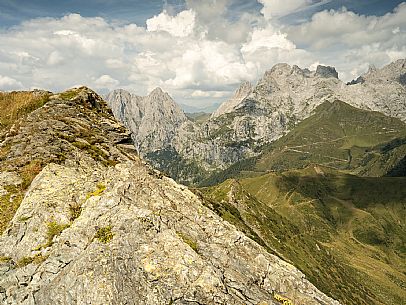 Trekking along the path to the panoramic peak of Monte Crostis, Panoramica delle Vette, Ravascletto, Carnia.
Trekking along the path to the panoramic peak of Monte Crostis, Panoramica delle Vette, Ravascletto, Carnia.