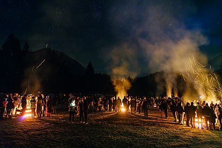 Krampus and St Nicholas, the tradition of 5 December in Tarvisio. Here in Rutte Grande Krampus and St Nicholas, the tradition of 5 December in Tarvisio. Here in Rutte Grande