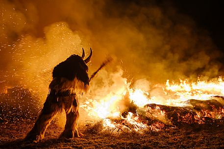 Krampus and St Nicholas, the tradition of 5 December in Tarvisio. Here in Rutte Grande Krampus and St Nicholas, the tradition of 5 December in Tarvisio. Here in Rutte Grande