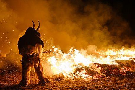 Krampus and St Nicholas, the tradition of 5 December in Tarvisio. Here in Rutte Grande Krampus and St Nicholas, the tradition of 5 December in Tarvisio. Here in Rutte Grande