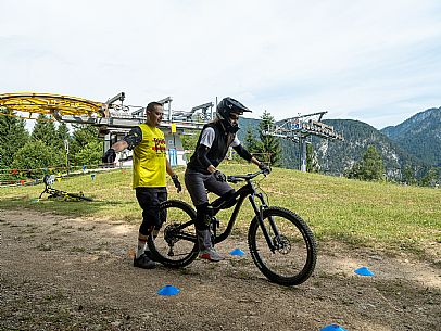 The Angel Bike Park offers a real alternative for those seeking adrenaline and fun, with two routes, Cervo for beginners and Lince, longer, for the more experienced. Tarvisio, Piana dell'Angelo. The Angel Bike Park offers a real alternative for those seeking adrenaline and fun, with two routes, Cervo for beginners and Lince, longer, for the more experienced. Tarvisio, Piana dell'Angelo.