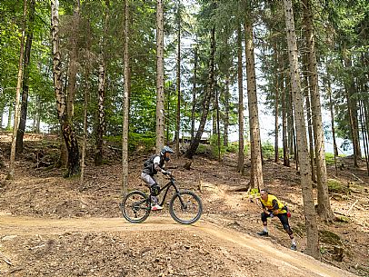 The Angel Bike Park offers a real alternative for those seeking adrenaline and fun, with two routes, Cervo for beginners and Lince, longer, for the more experienced. Tarvisio, Piana dell'Angelo. The Angel Bike Park offers a real alternative for those seeking adrenaline and fun, with two routes, Cervo for beginners and Lince, longer, for the more experienced. Tarvisio, Piana dell'Angelo.