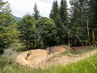 The Angel Bike Park offers a real alternative for those seeking adrenaline and fun, with two routes, Cervo for beginners and Lince, longer, for the more experienced. Tarvisio, Piana dell'Angelo. The Angel Bike Park offers a real alternative for those seeking adrenaline and fun, with two routes, Cervo for beginners and Lince, longer, for the more experienced. Tarvisio, Piana dell'Angelo.