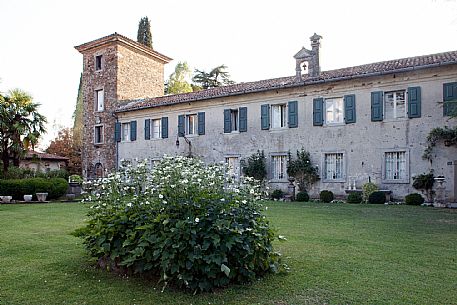 Manzano, Villa Romano