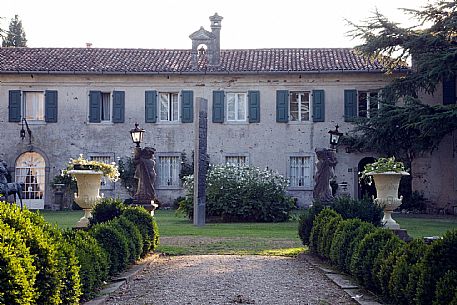 Manzano, Villa Romano