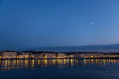 Rive di Trieste by night