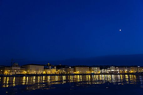 Rive di Trieste by night