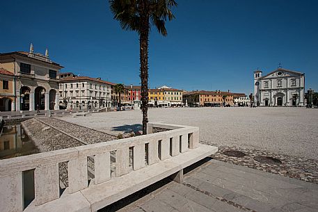 Palmanova