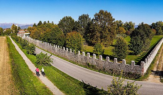 Alpe Adria cycle path - Venzone-Udine-Finanziato dal Fondo europeo di sviluppo regionale e Interreg V-A Italia-Austria 2014-2020 progetto BIKE NAT