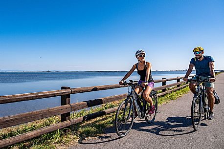 Alpe Adria cycle path - Udine-Grado-Finanziato dal Fondo europeo di sviluppo regionale e Interreg V-A Italia-Austria 2014-2020 progetto BIKE NAT