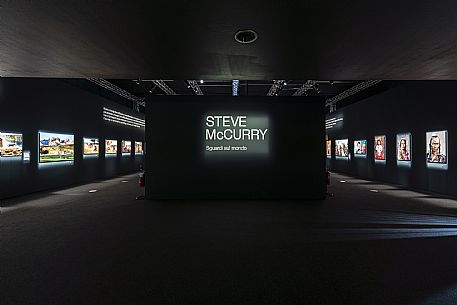 Steve Mc Curry Exhibition - Salone degli Incanti - Trieste