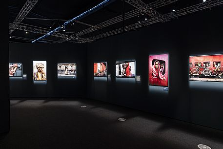 Steve Mc Curry Exhibition - Salone degli Incanti - Trieste