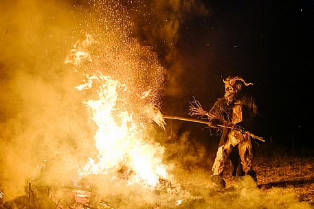 Krampus and St Nicholas, the tradition of 5 December in Tarvisio. Here in Rutte Grande Krampus and St Nicholas, the tradition of 5 December in Tarvisio. Here in Rutte Grande